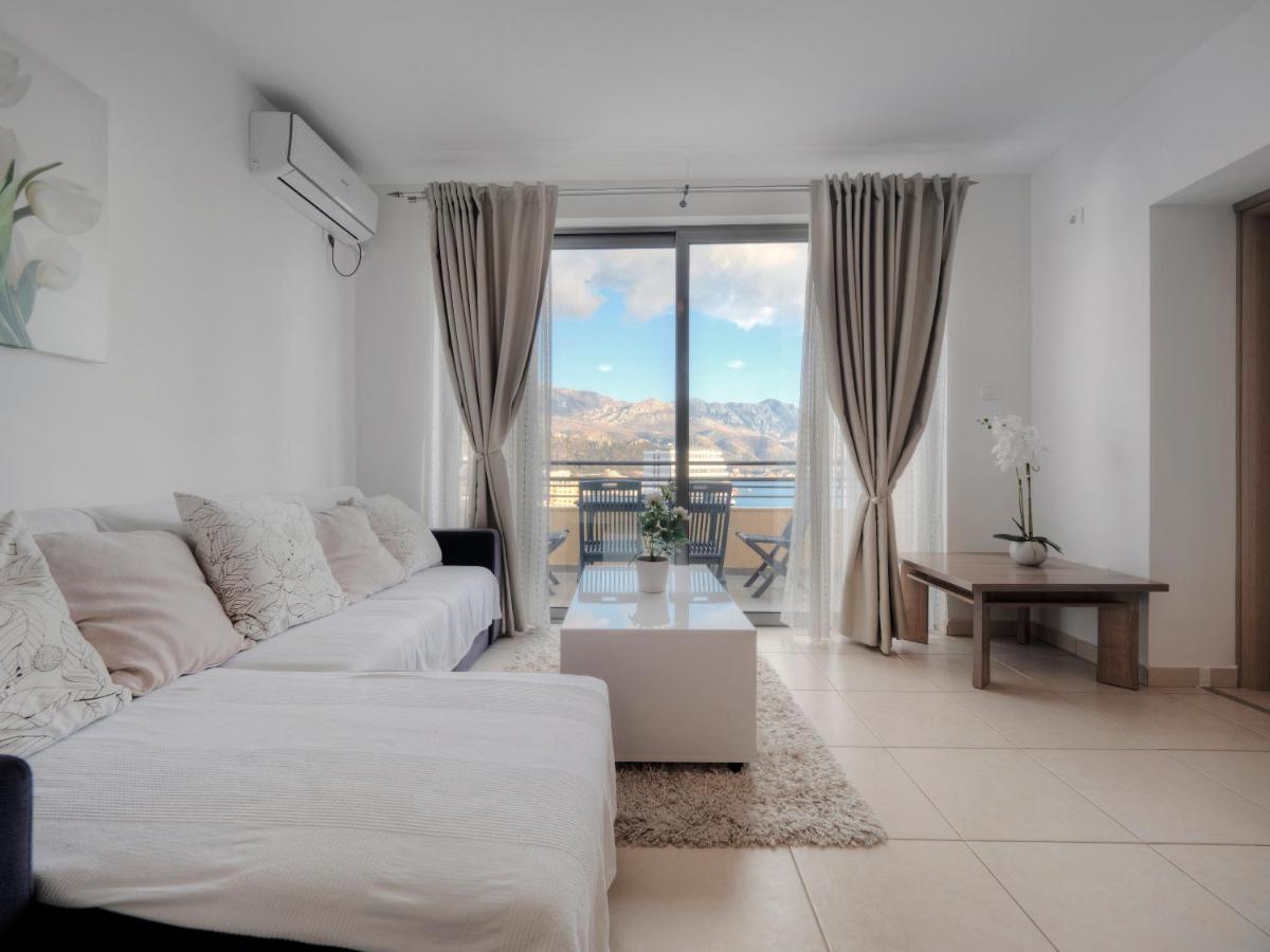 Sea View Two Bedroom Family Apartment With Pool - Sunset Ivanovici Becici  Bagian luar foto