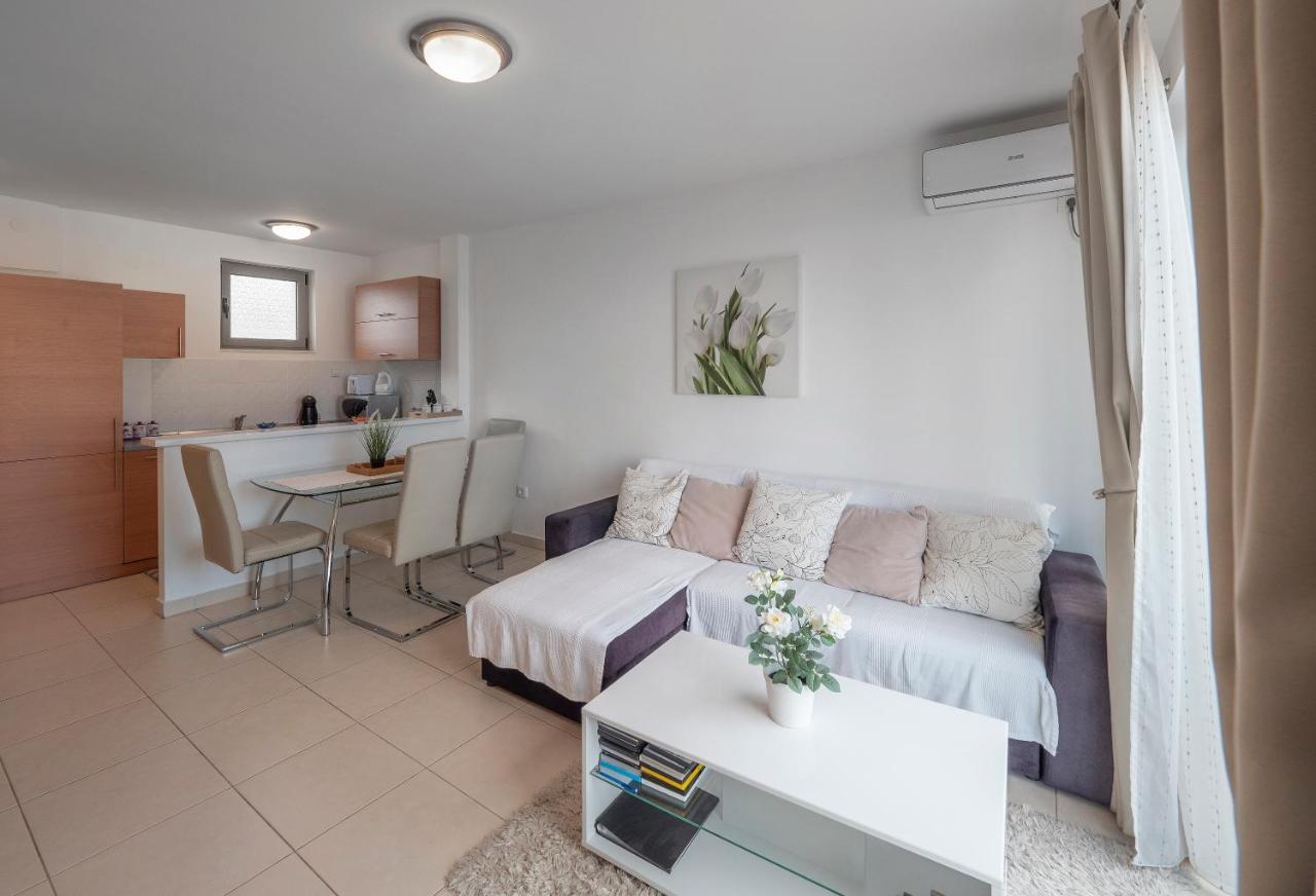 Sea View Two Bedroom Family Apartment With Pool - Sunset Ivanovici Becici  Bagian luar foto